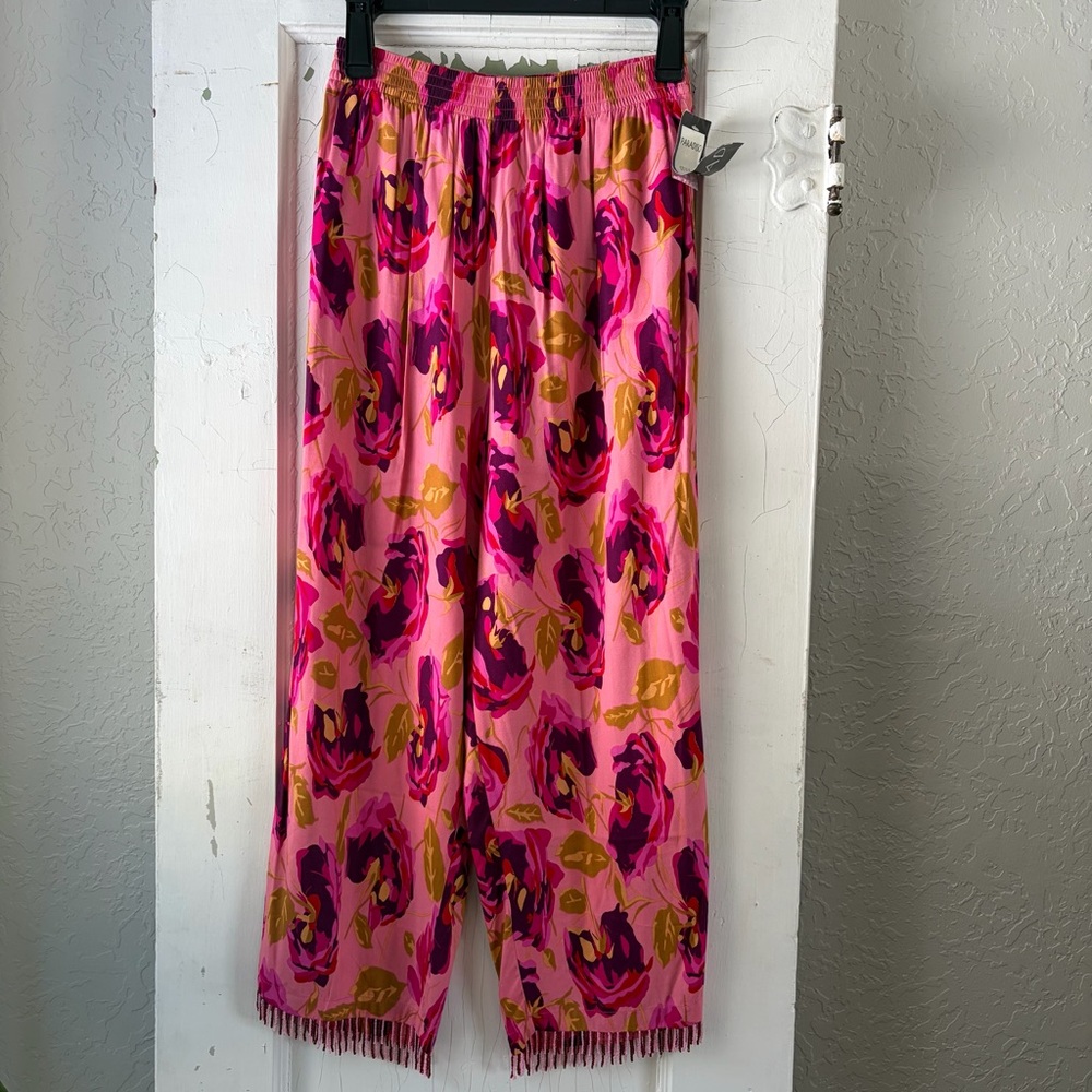 Paradiso Pink‎ Full Bloom Floral Capri Pants Beaded Fringe Hem Small NWT